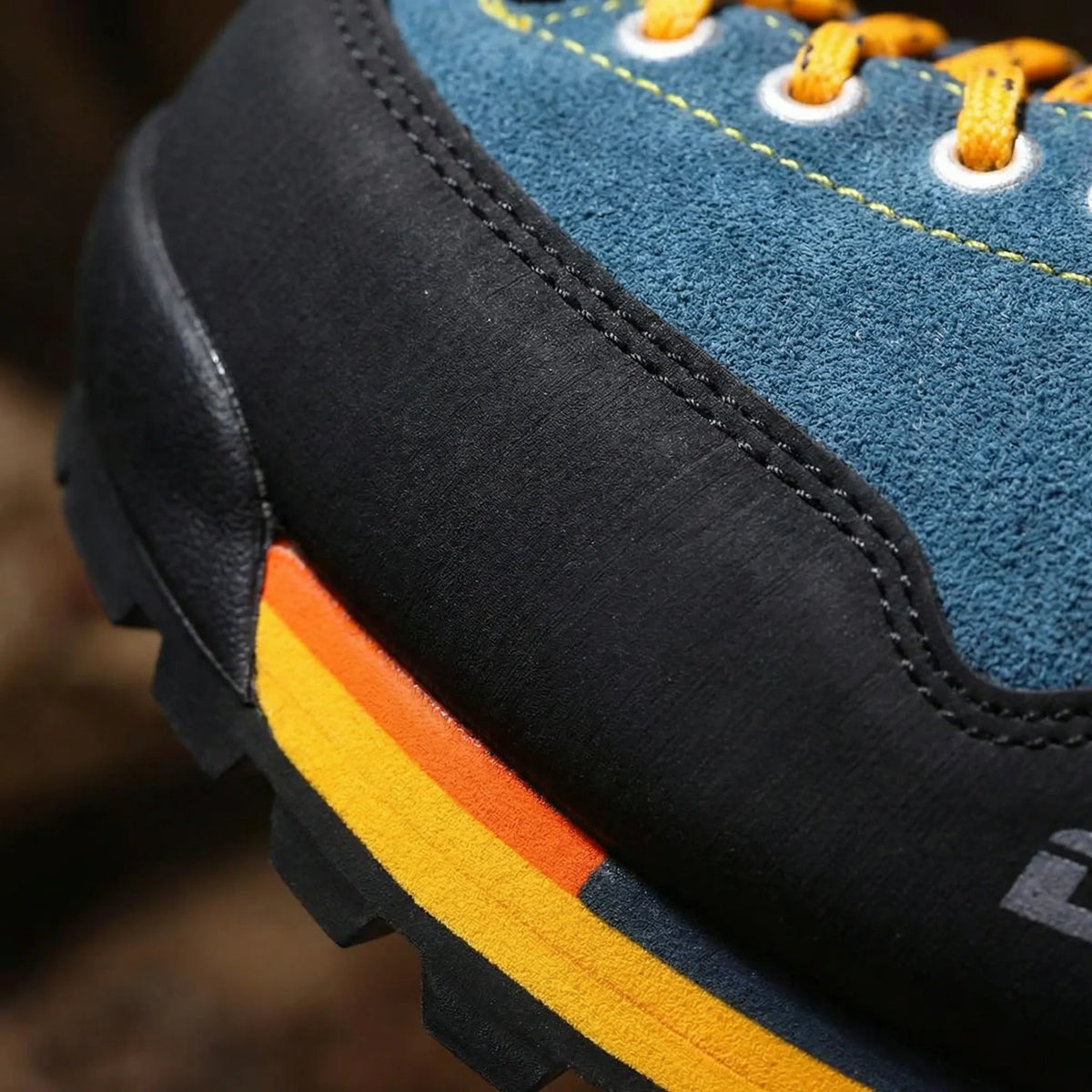 Low-Cut Lace-Up Outdoor Shoes
