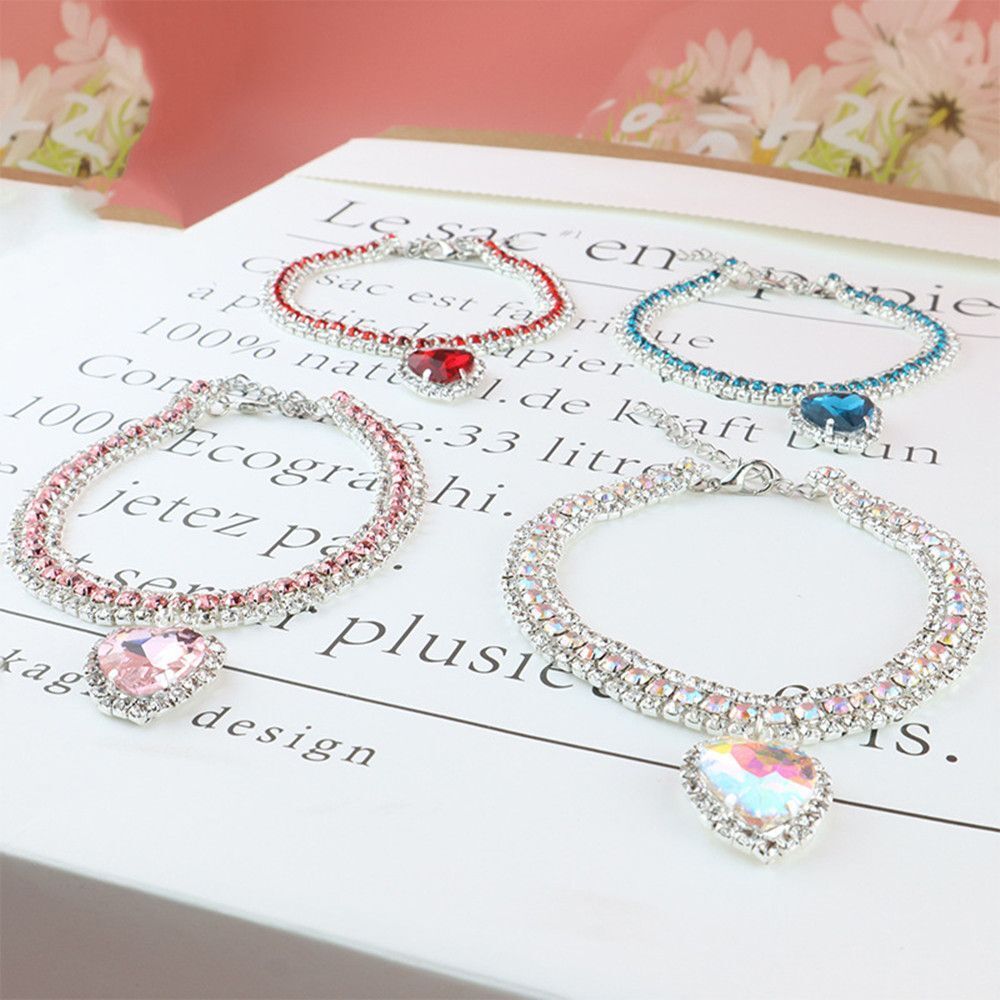Luxury Crystal Cat Collar with Reflective Gemstone Heart Pendant