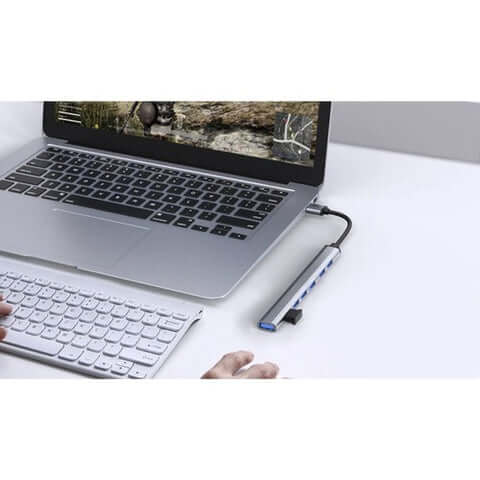 7-Port Aluminum USB Hub – USB 3.2 Fast Charging & Plug-and-Play
