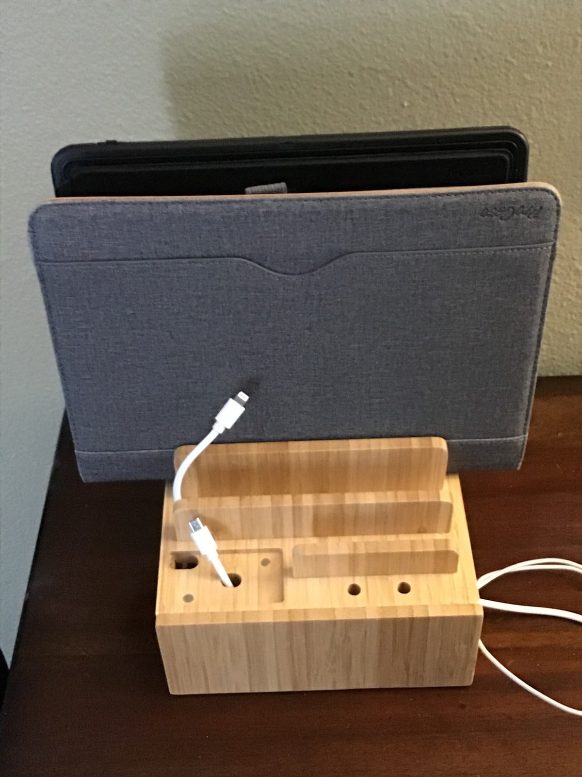 Bamboo 5-Port USB Charging Station and Organizer for Smartphones, Tablets, and Smartwatches with Cable Set