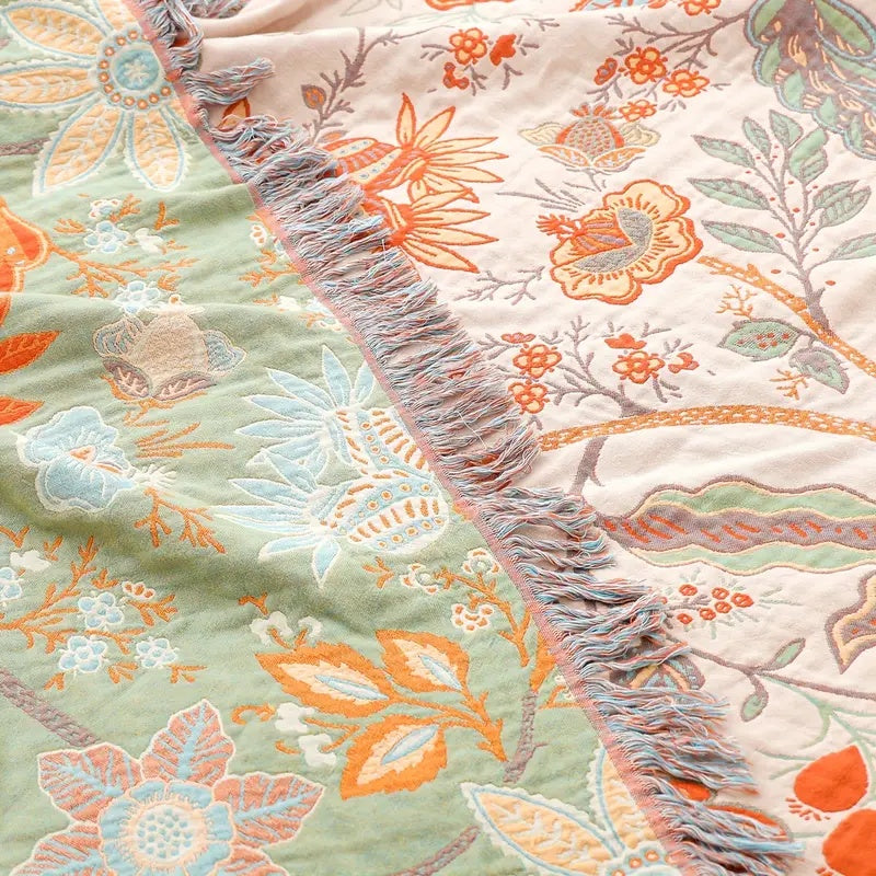 Comfortable and Stylish Picnic Blanket