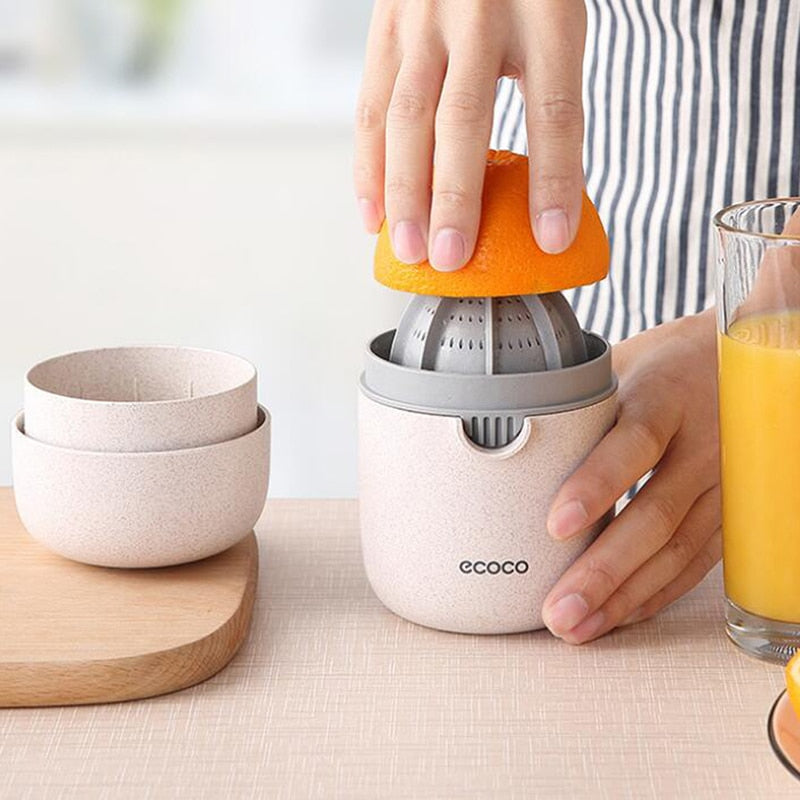 Cordless and Portable Citrus Juicer Squeezer