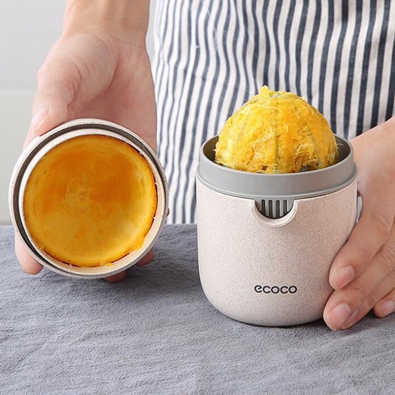 Cordless and Portable Citrus Juicer Squeezer