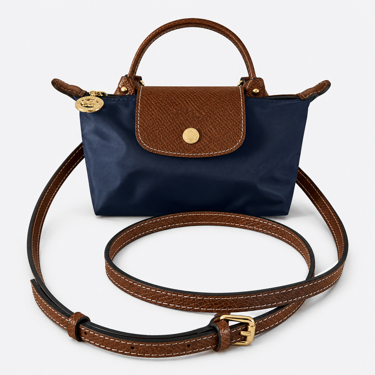 Elegant Small Crossbody Bag with Versatile Design and Adjustable Strap