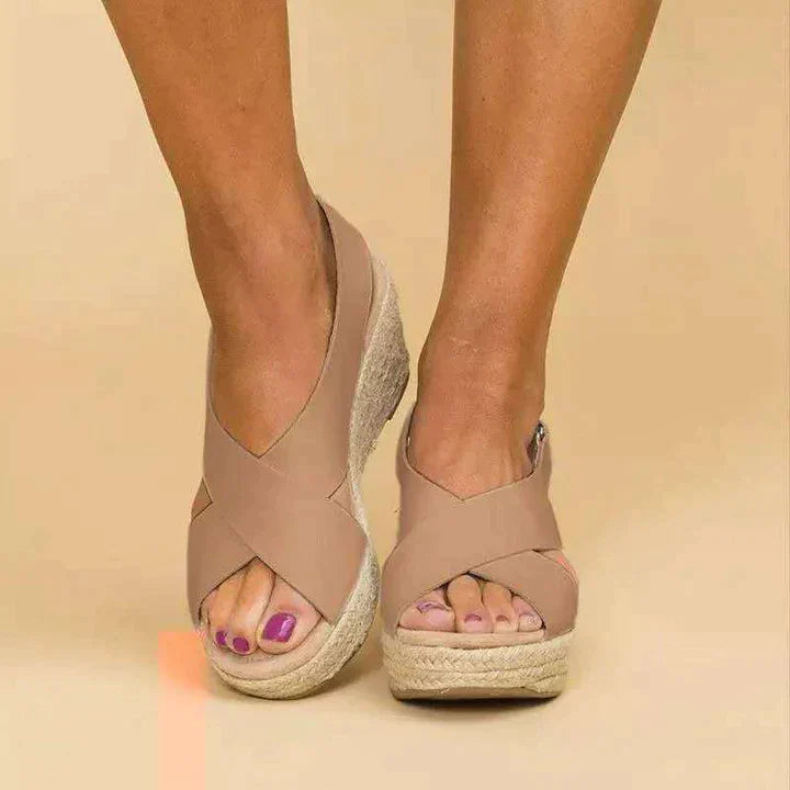 Ergonomic and Stylish Platform Sandals