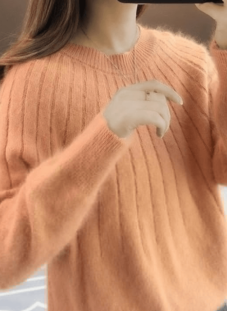 Fluffy Sweater – Elegant & Warm