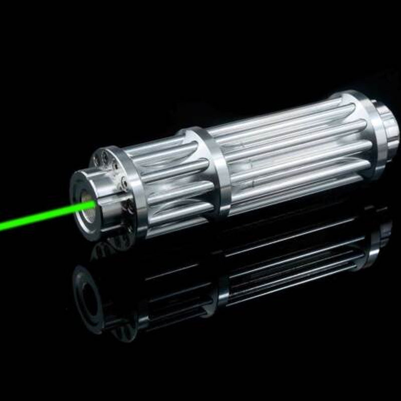 High-Performance Laser Flashlight with Adjustable Beam