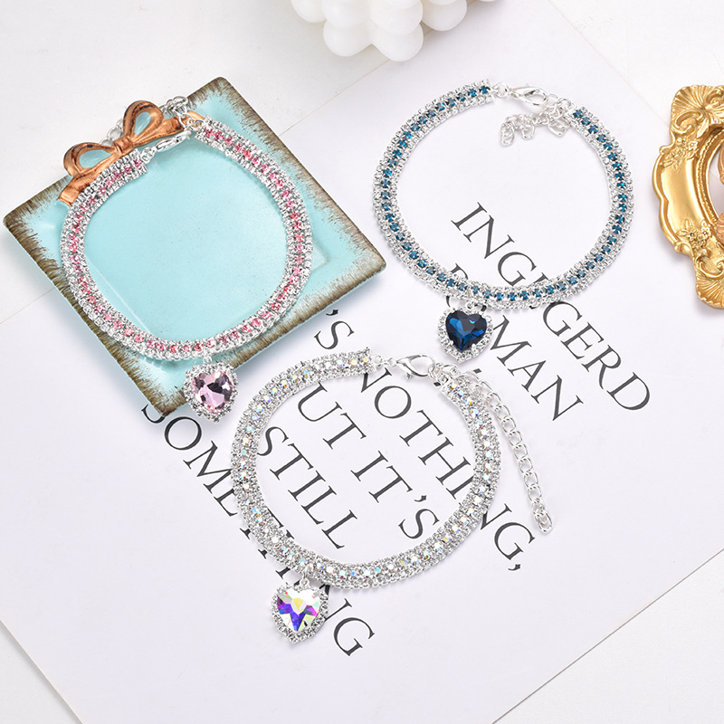 Luxury Crystal Cat Collar with Reflective Gemstone Heart Pendant