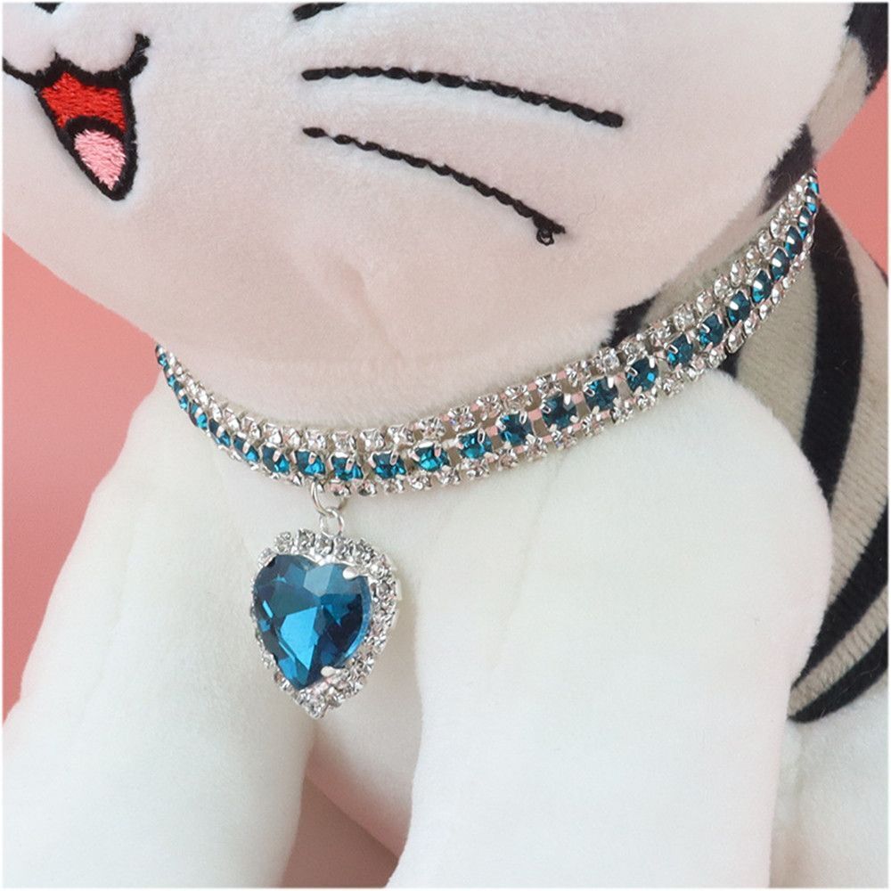 Luxury Crystal Cat Collar with Reflective Gemstone Heart Pendant