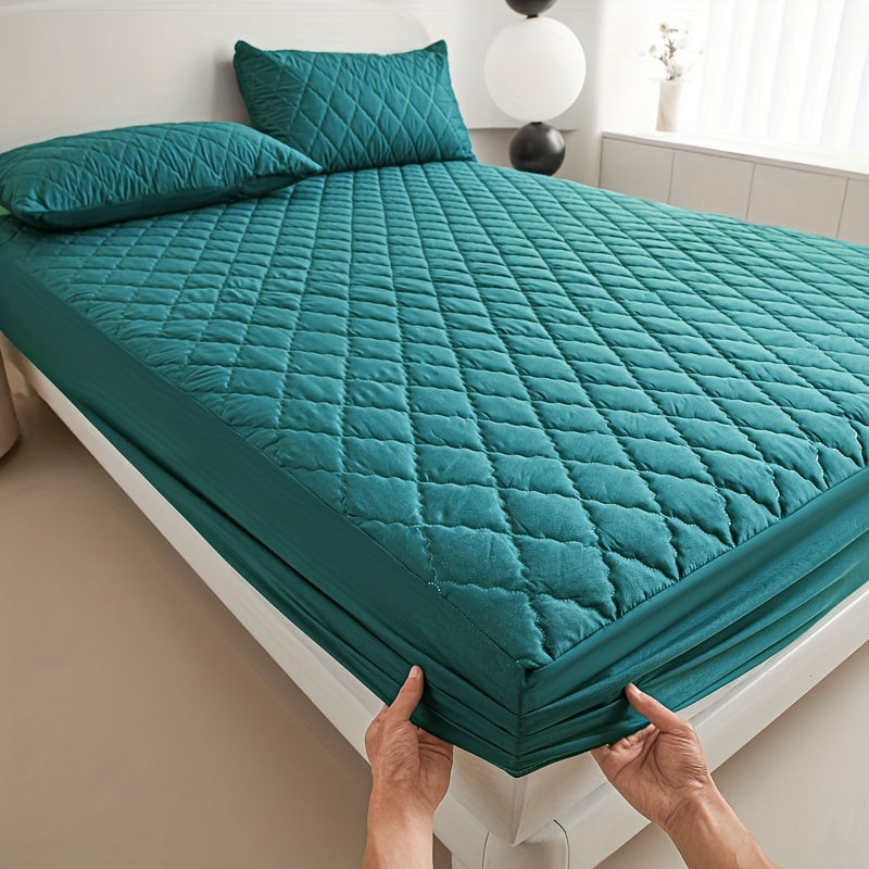 Luxury Waterproof Mattress Protector – Quilted & Breathable Sleeping Comfort