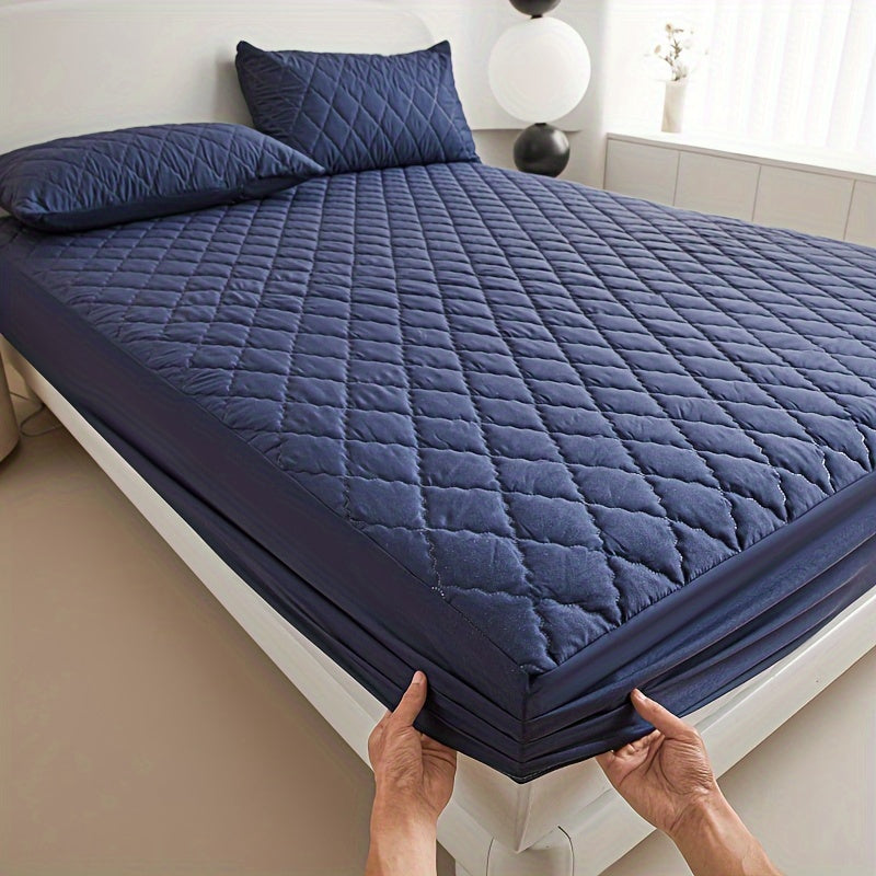 Luxury Waterproof Mattress Protector – Quilted & Breathable Sleeping Comfort