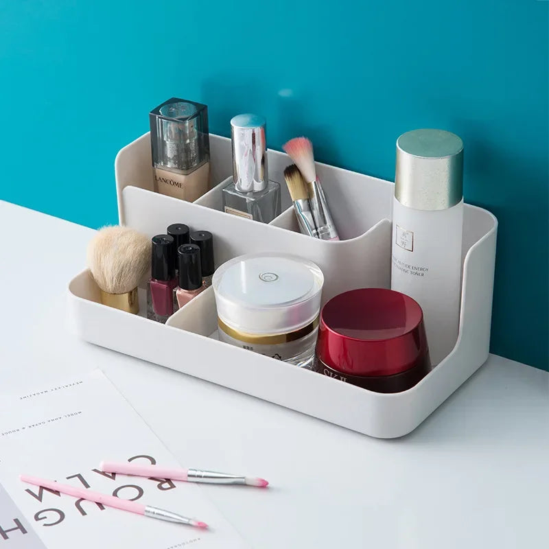 Makeup and Jewelry Organizer – Clear Storage Box in a Universal Design for Organizing Small Items on Vanity and in Bathroom