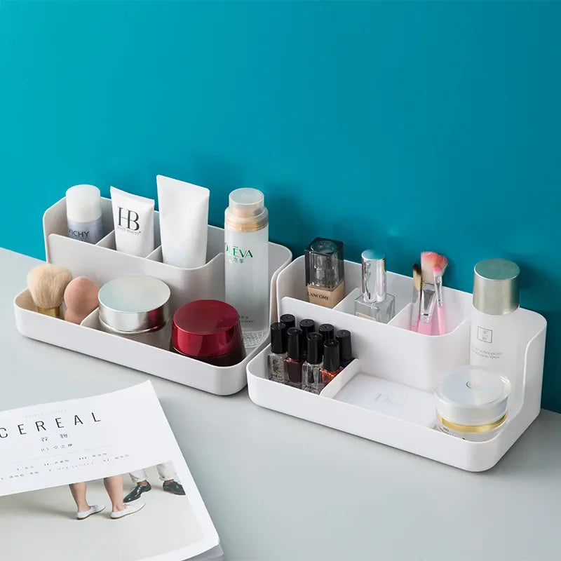 Makeup and Jewelry Organizer – Clear Storage Box in a Universal Design for Organizing Small Items on Vanity and in Bathroom