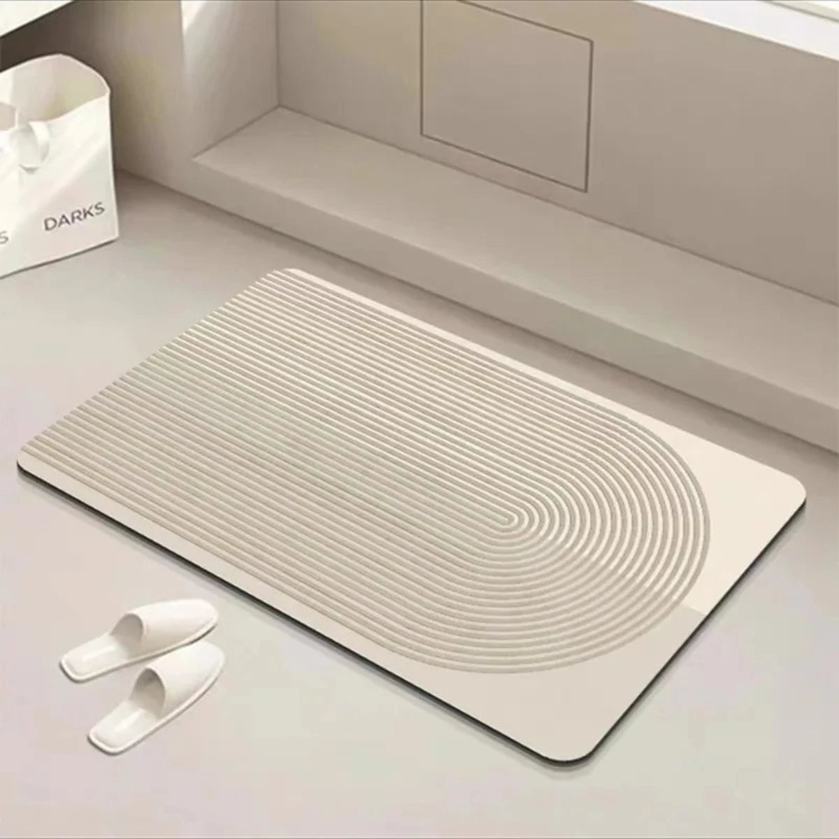 Non-Slip Bathroom Mat with Super-Absorbent Rubber Backing and Eco-Friendly Multicoloured Design
