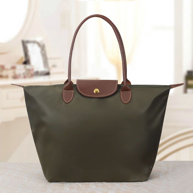 Oxford Shoulder Bag - Elegance and Functionality