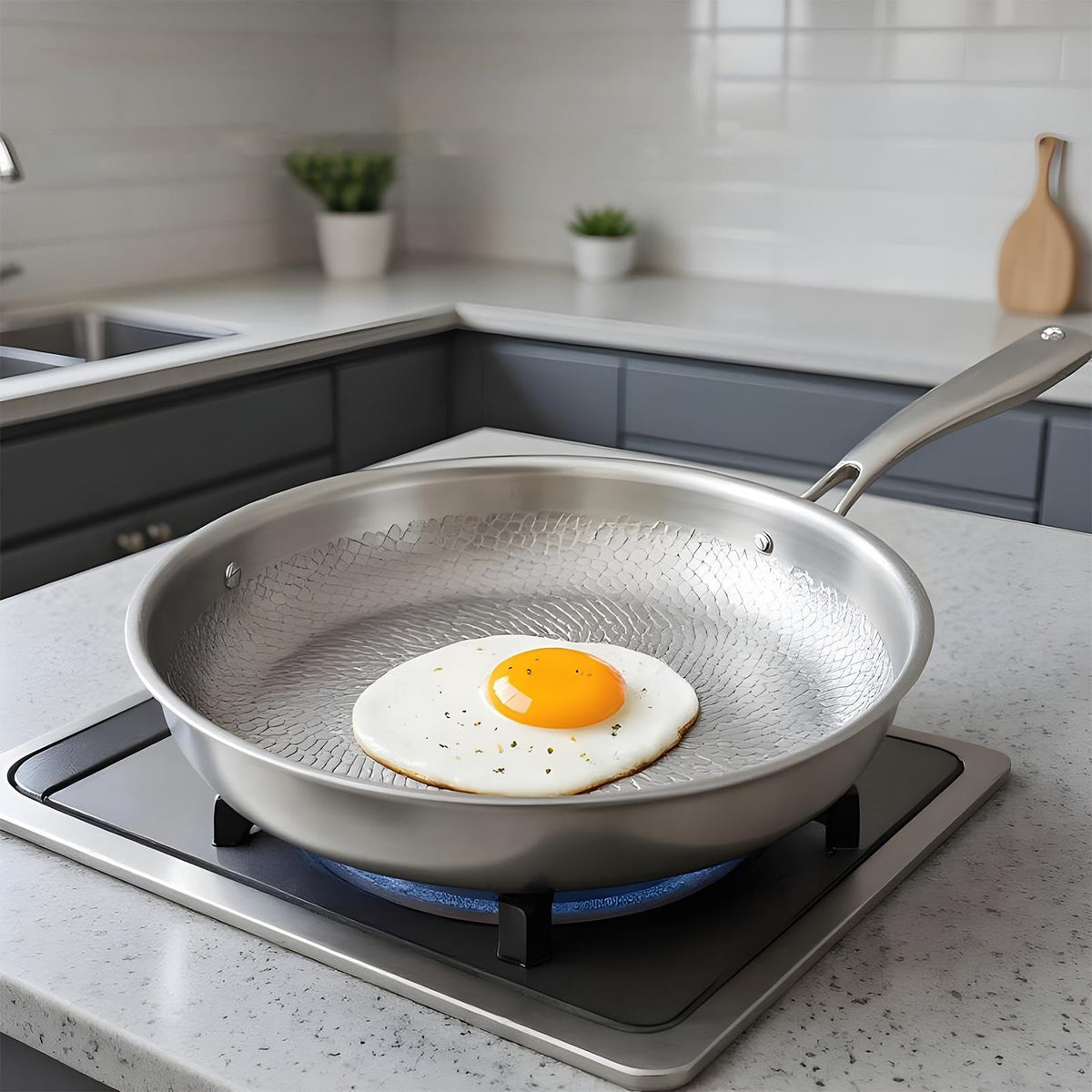 Pure Titanium Frying Pan with Hammered Texture – Naturally Non-Stick, Uncoated, Induction Compatible
