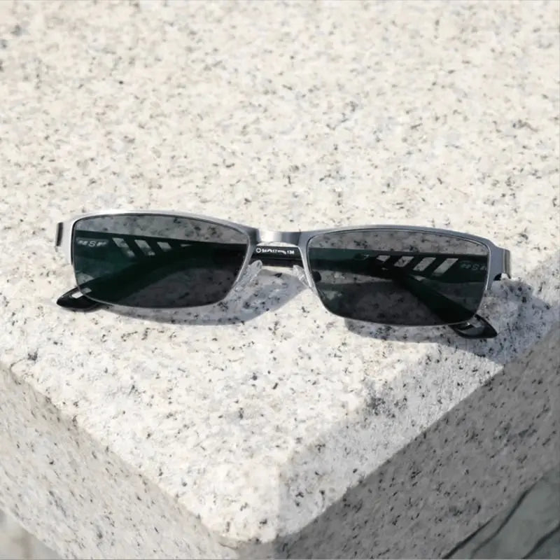 Ultra-Light Multifocal Photochromic Reading Glasses