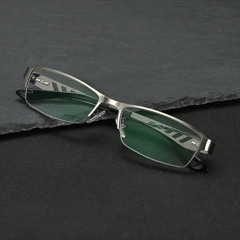 Ultra-Light Multifocal Photochromic Reading Glasses