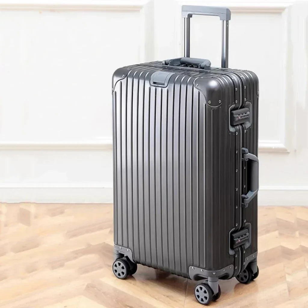Unisex Durable Hard Shell Travel Luggage with Spinner Wheels