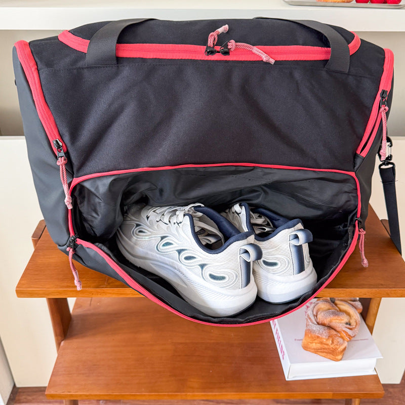 Unisex Functional Travel Bag with Versatile Design for Sports and Weekend Trips
