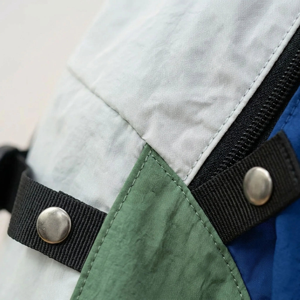 Unisex Lightweight Day Hiking Backpack for Commuting and Travel