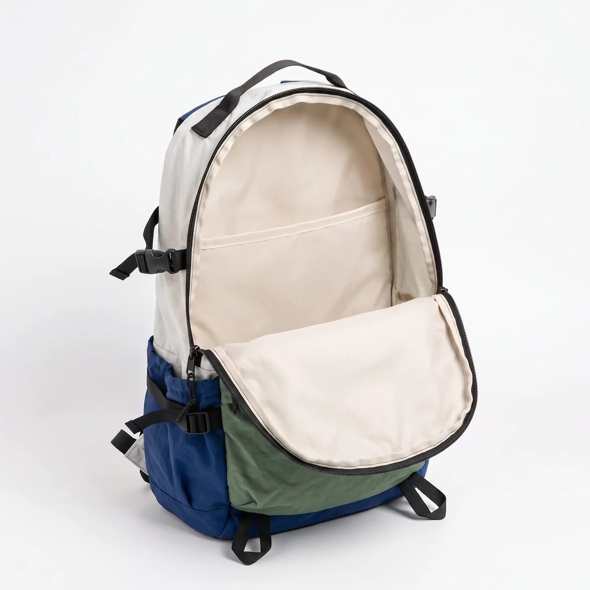 Unisex Lightweight Day Hiking Backpack for Commuting and Travel