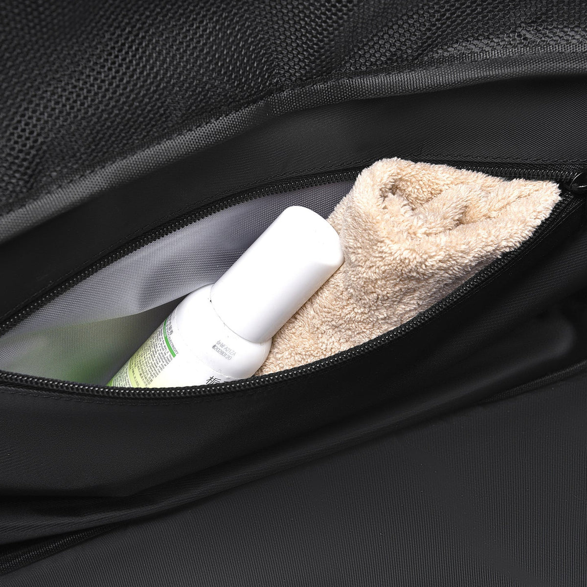 Unisex Travel Bag Large Weekender Bag with Spacious Main Compartment and Comfortable Carrying Options
