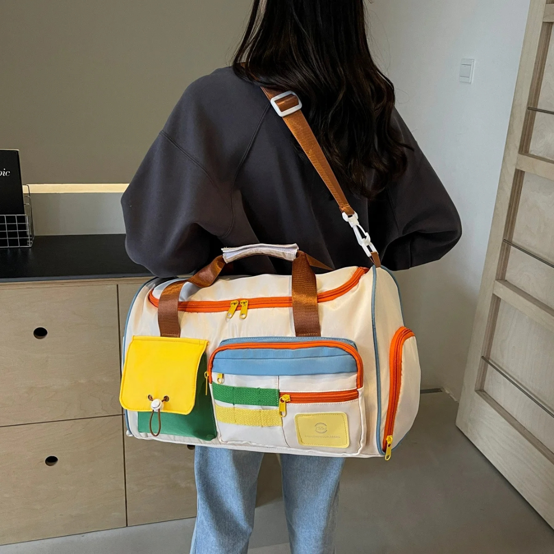 Versatile Lightweight Duffle Bag with Stylish Color Blocking
