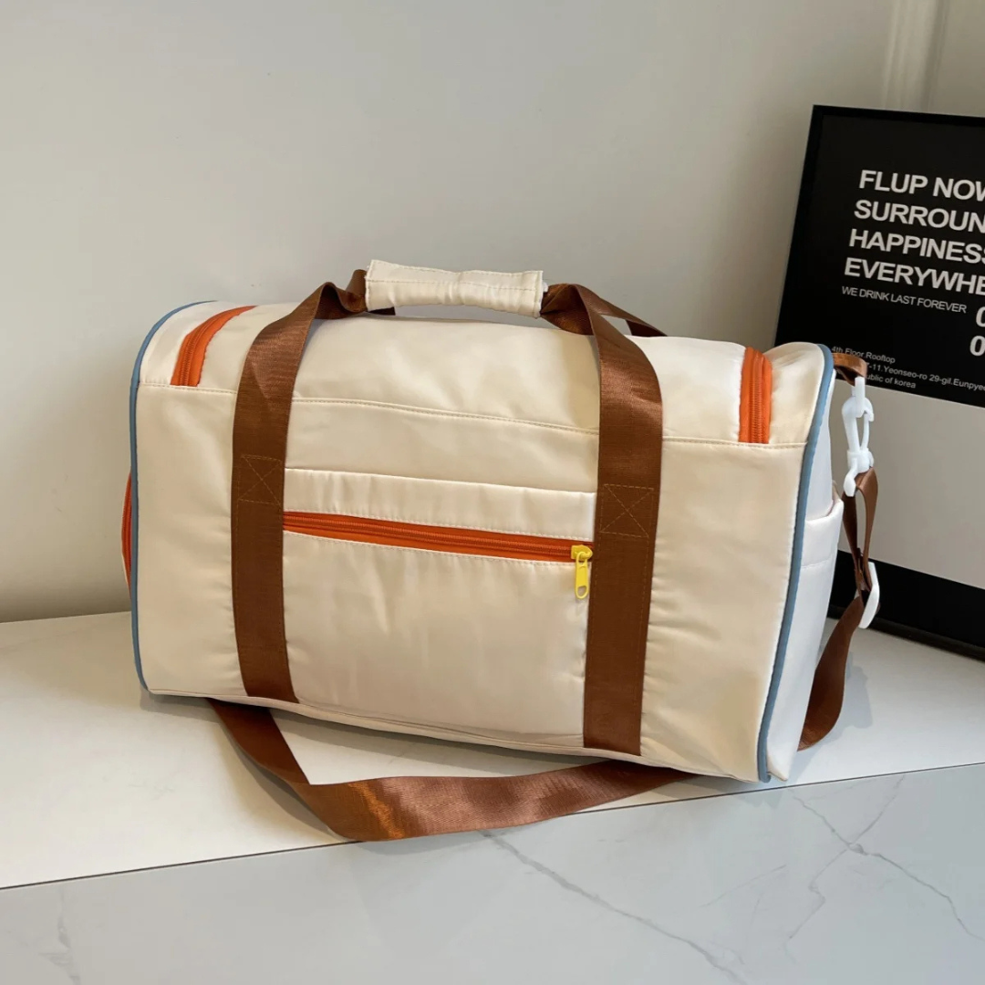 Versatile Lightweight Duffle Bag with Stylish Color Blocking