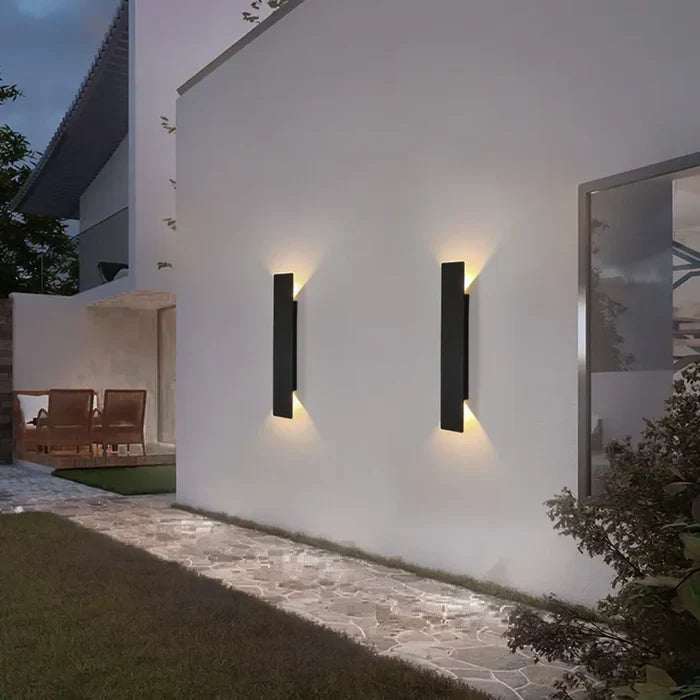 Weather-Resistant Outdoor Wall Lamp