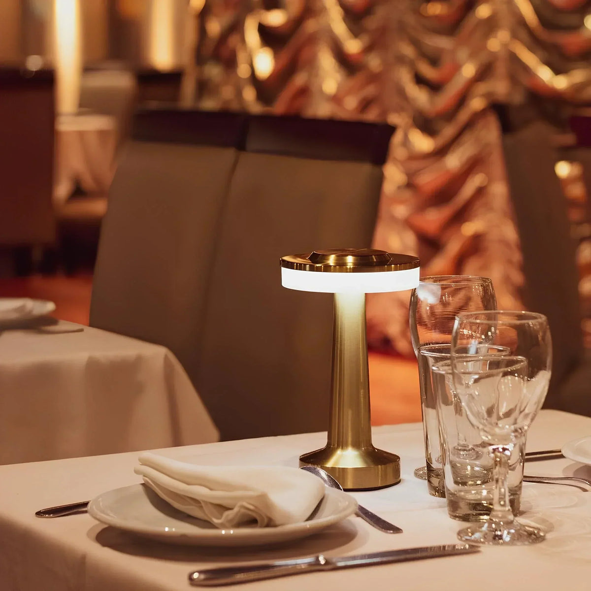Wireless Retro Table Lamp