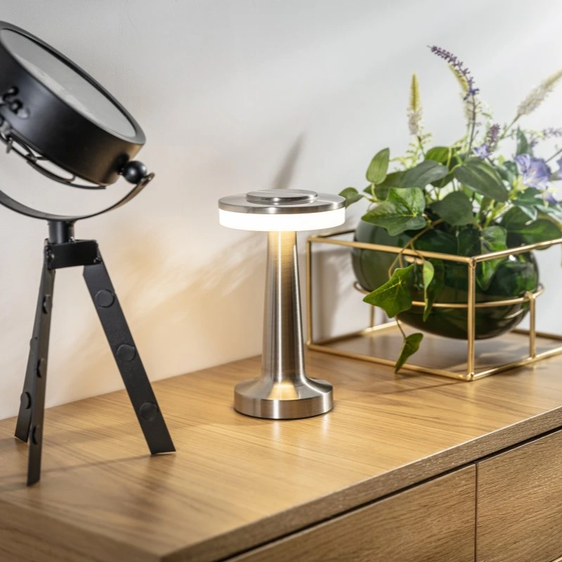 Wireless Retro Table Lamp