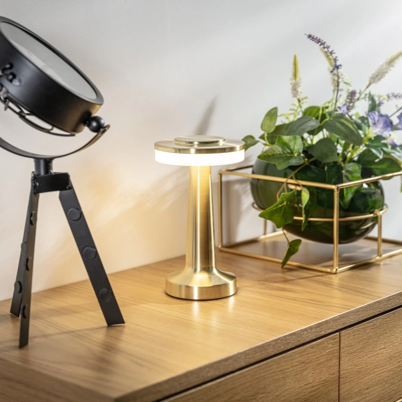 Wireless Retro Table Lamp