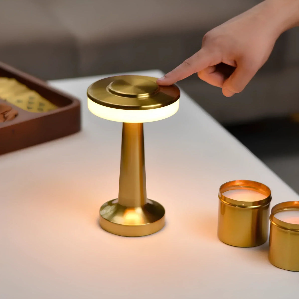 Wireless Retro Table Lamp