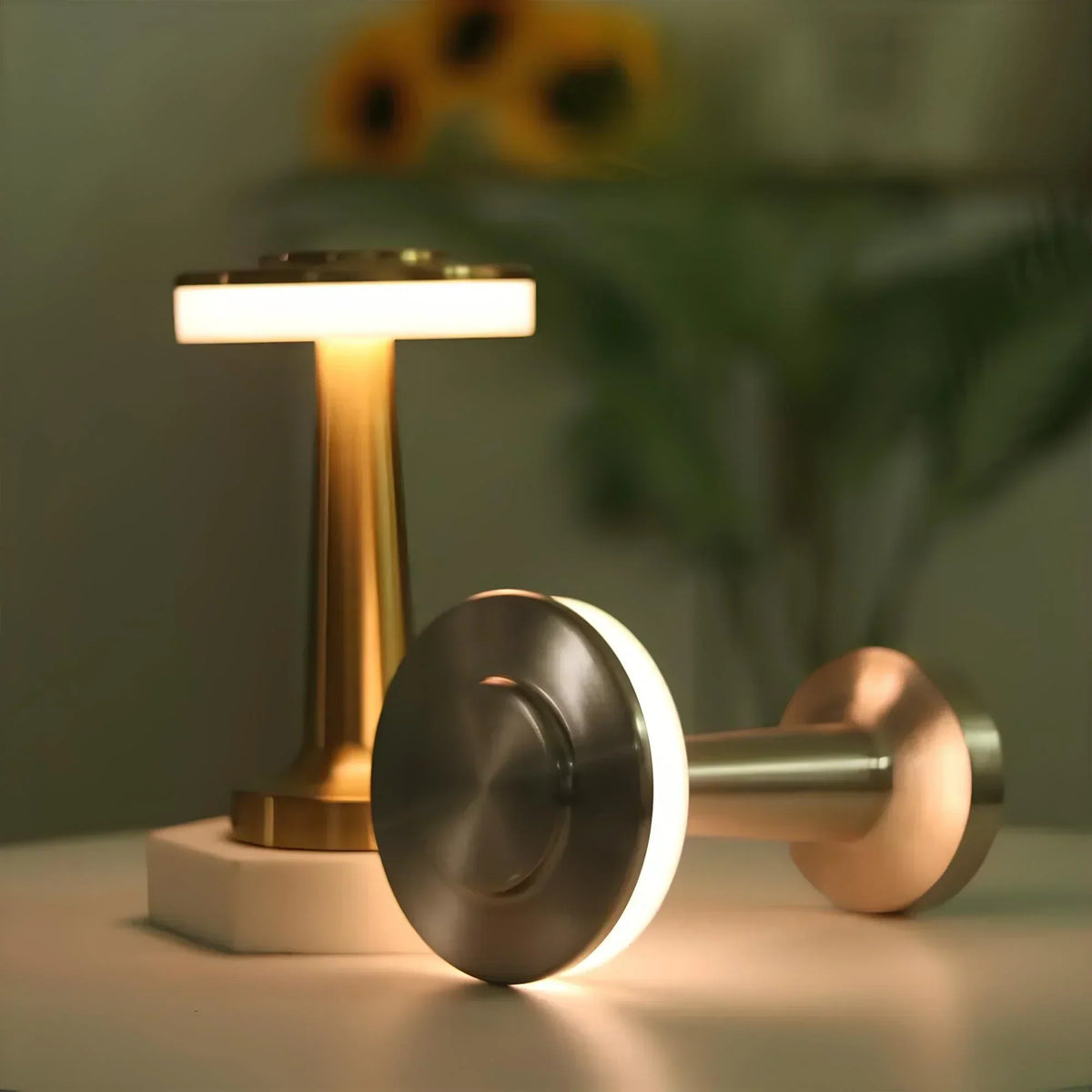 Wireless Retro Table Lamp
