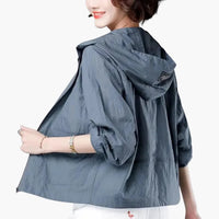 Women's Hooded Rain Jacket for Everyday and Leisure