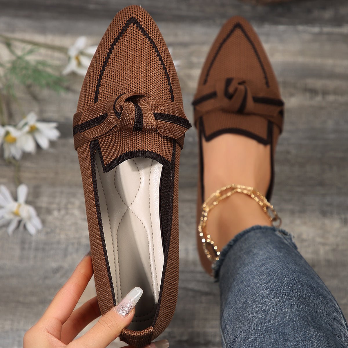Women's Pointed-Toe Flats with Knotted Bow and Cushioned Insole