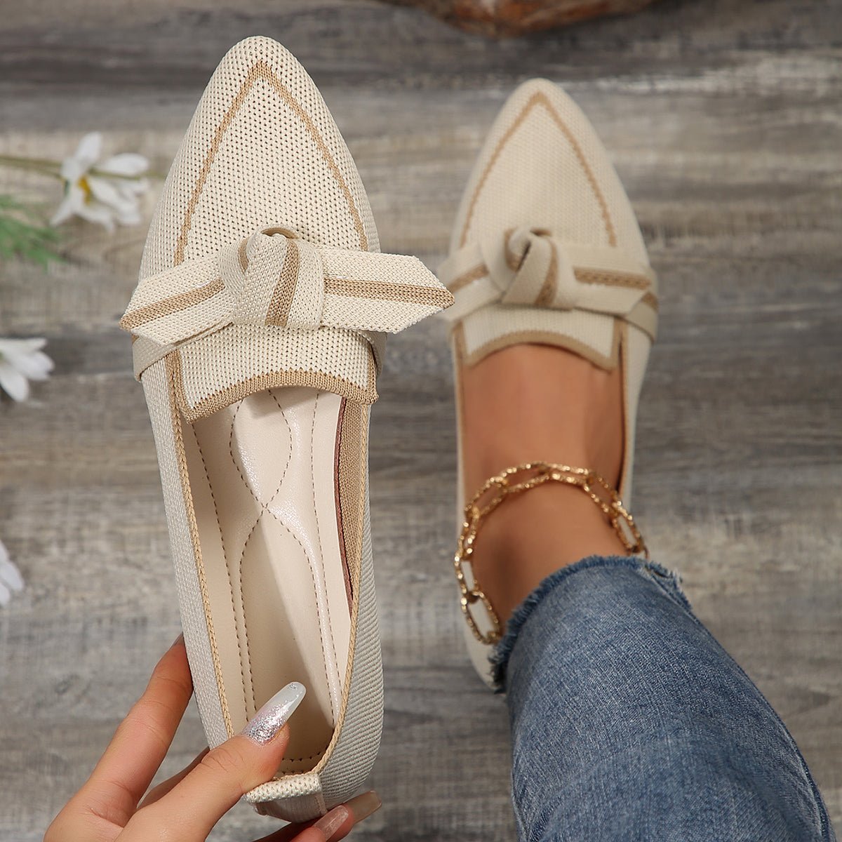 Women's Pointed-Toe Flats with Knotted Bow and Cushioned Insole