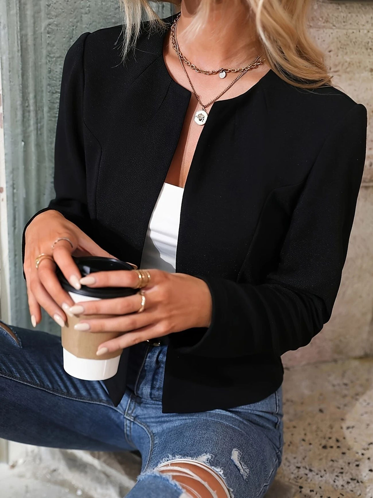 Women's Short Jacket with Textured Design and Elegant Details